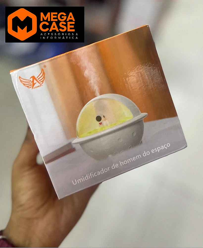 Umidificador de homem do espaço